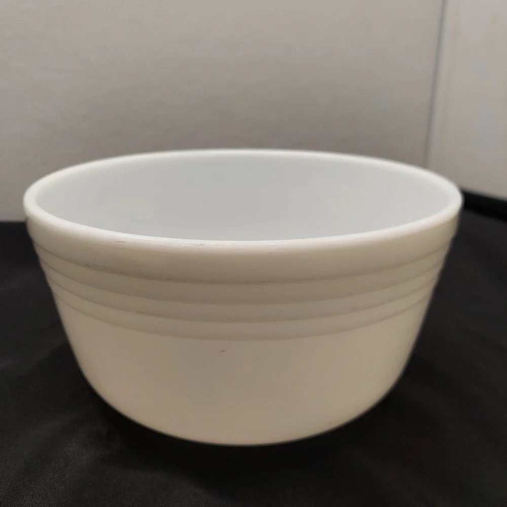 Vintage Hamilton Beach Pyrex #16 Milk Glass Mixing Bowl 4 qt White Ribbed